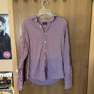 UNTUCKit red and white button up shirt